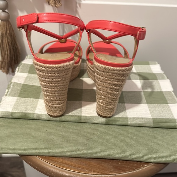 Authentic Michael Kors, Annie Strappy Platform Wedges - Picture 4 of 6